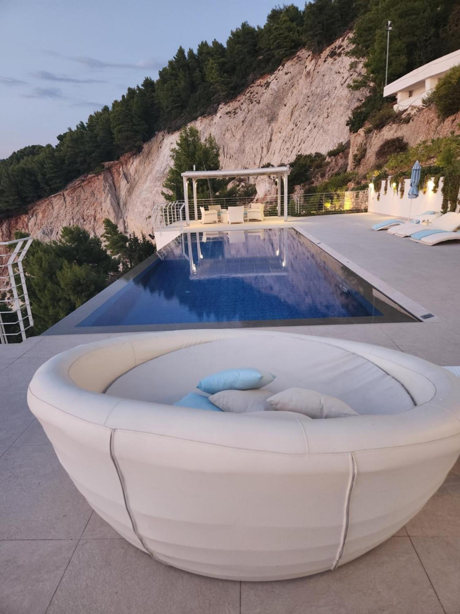Okeanos Luxury Villas - Resort Athanion Ngoại thất bức ảnh